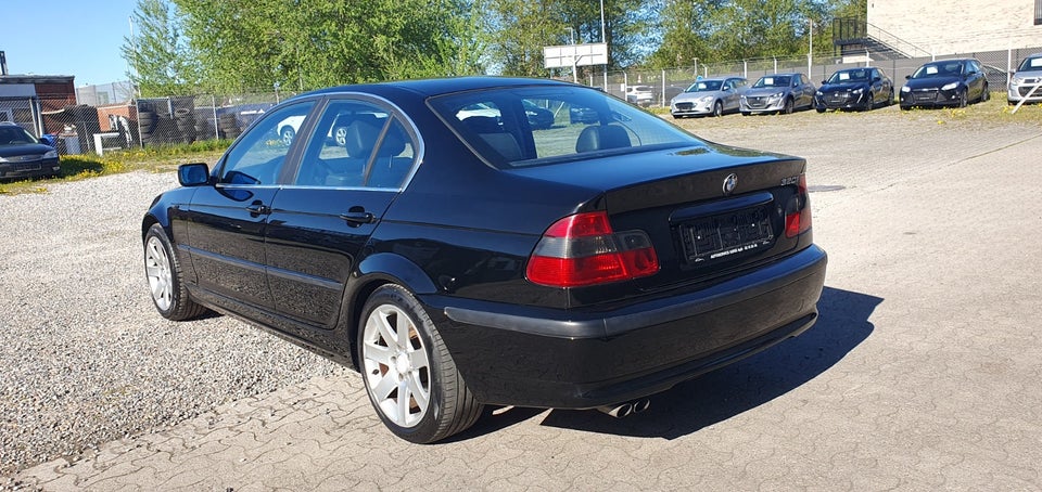 BMW 320i 2,2  4d