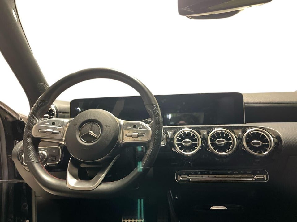 Mercedes A220 2,0 AMG Line aut. 4Matic 4d