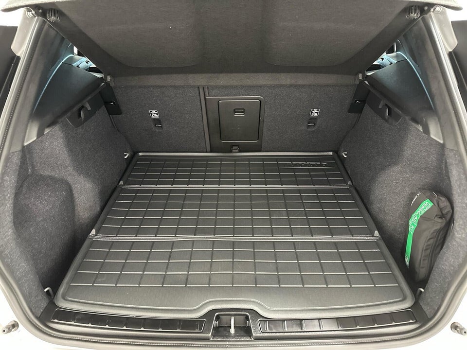 Volvo XC40 ReCharge Extended Range Core 5d