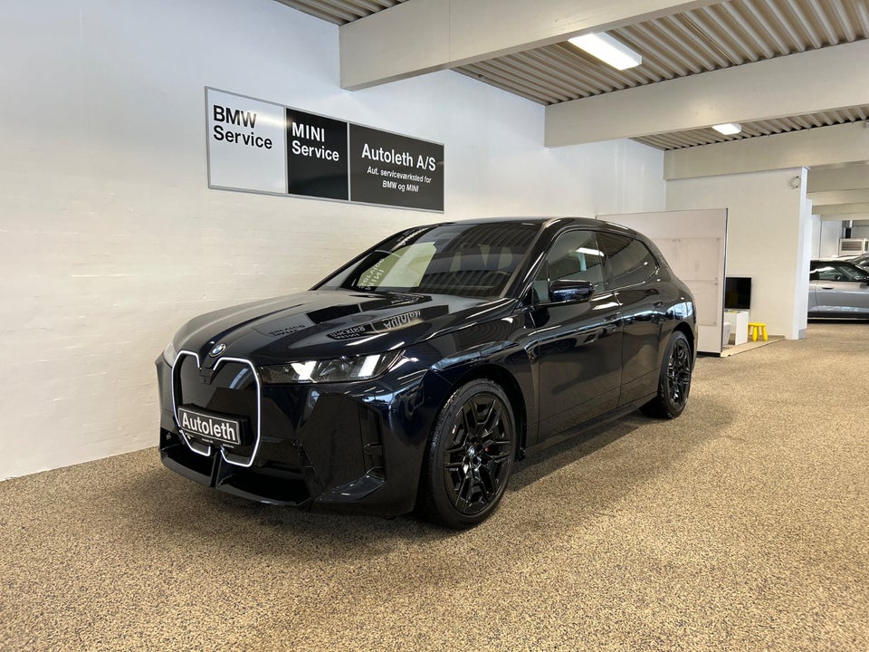 BMW iX xDrive45 Fully Charged 5d