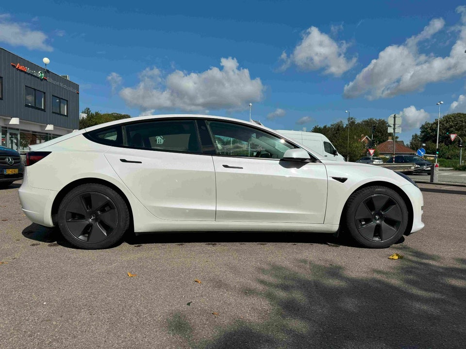 Tesla Model 3 Long Range AWD 4d