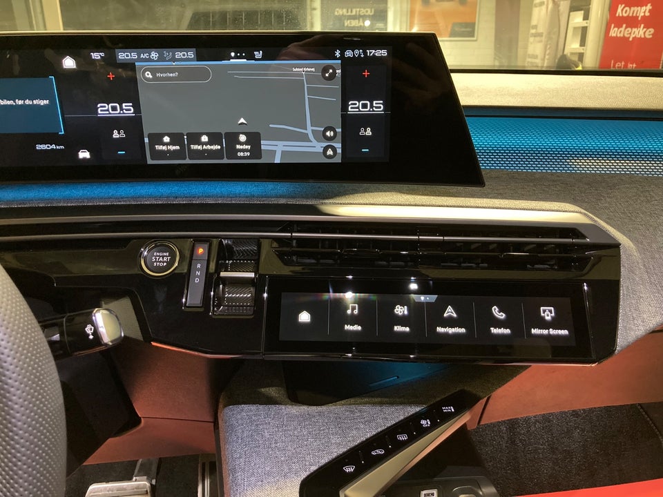 Peugeot e-3008 77 GT 5d