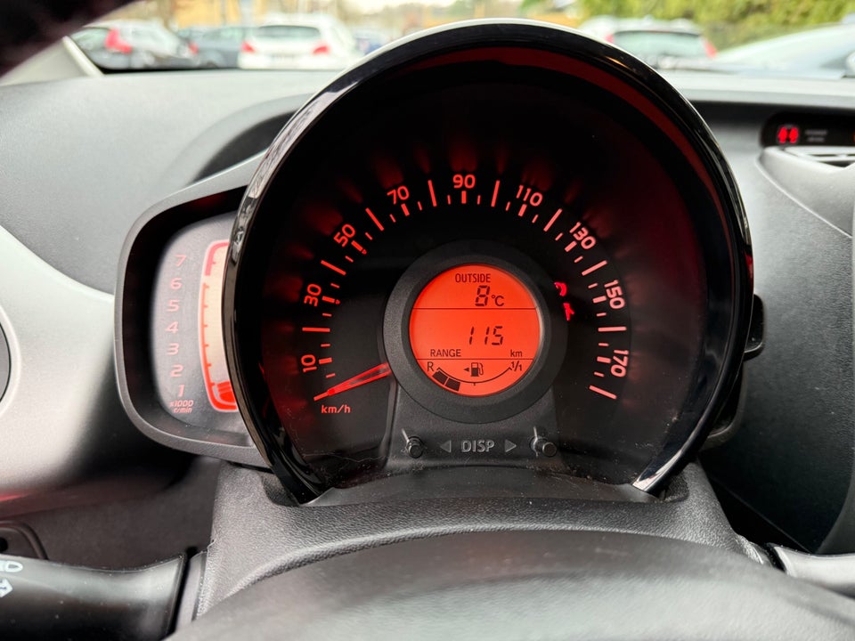 Toyota Aygo 1,0 VVT-i x-play 5d