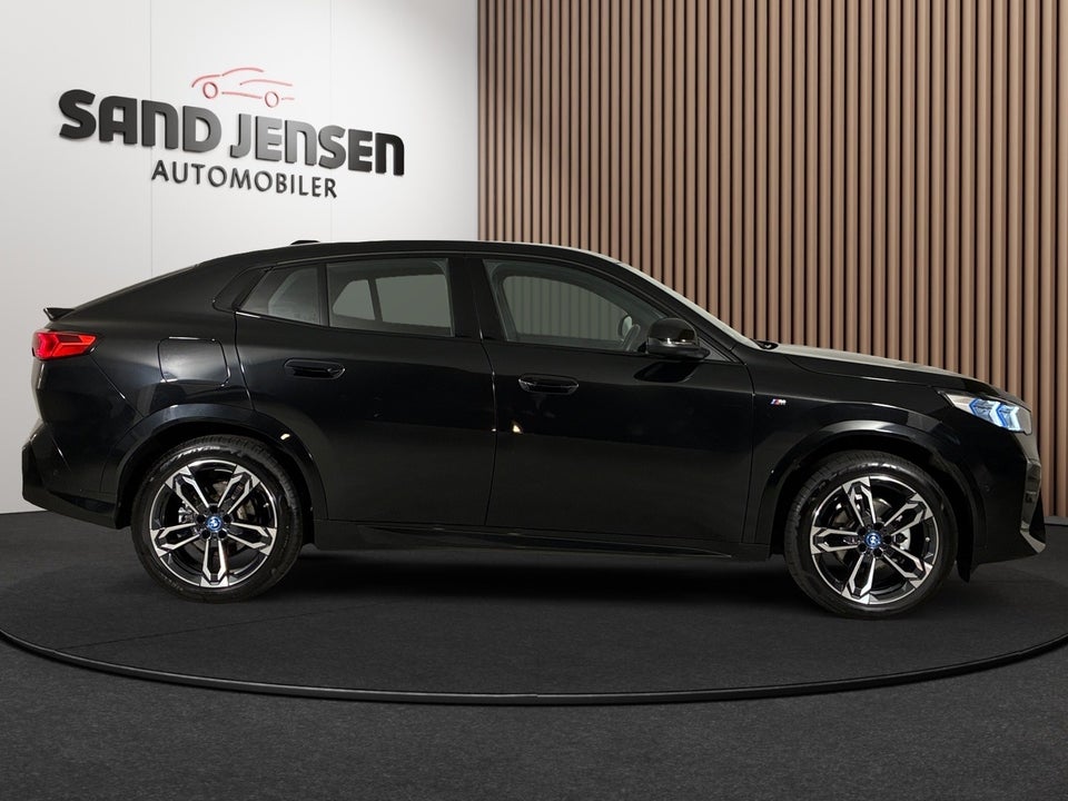 BMW iX2 eDrive20 M-Sport Premium 5d