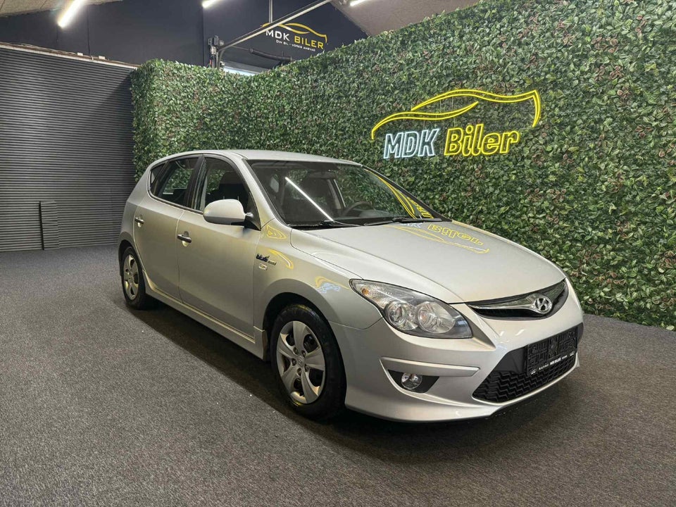 Hyundai i30 1,6 CRDi 90 Classic Sense+ Eco 5d