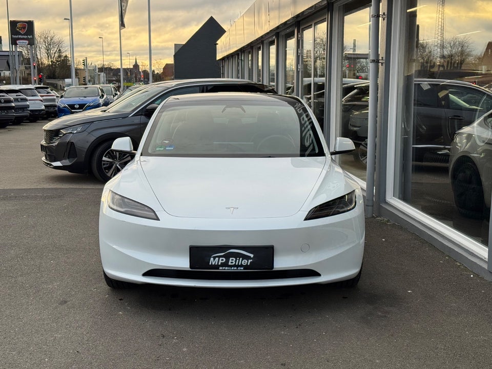 Tesla Model 3 Long Range AWD 4d