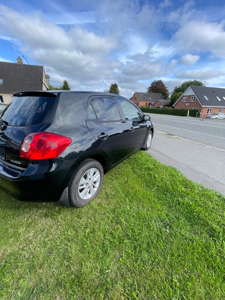 Toyota Auris 1,6 Luna 5d