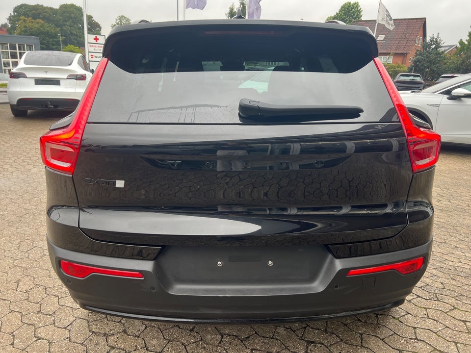 Volvo EX40 Extended Range Black Edition 5d