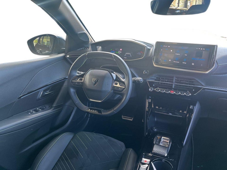Peugeot e-208 54 GT 5d