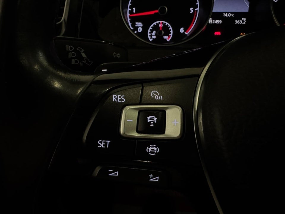 VW Golf VII 1,6 TDi 115 IQ.Drive Variant DSG 5d