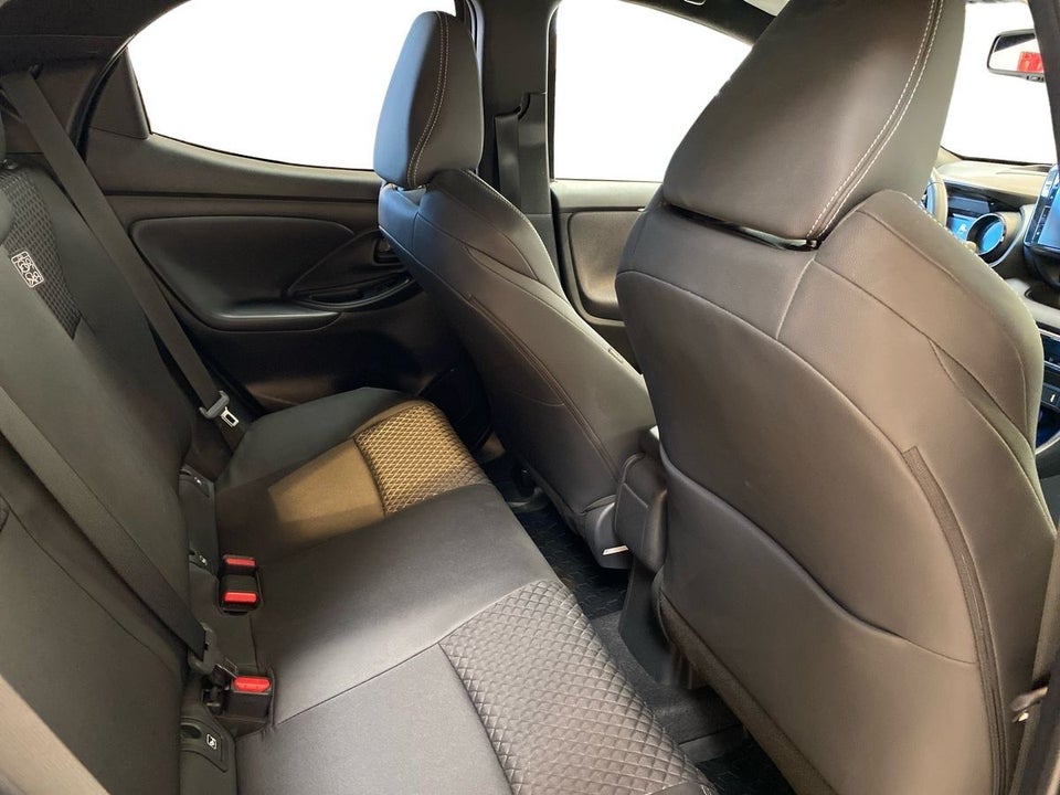 Toyota Yaris 1,5 Hybrid Style e-CVT 5d