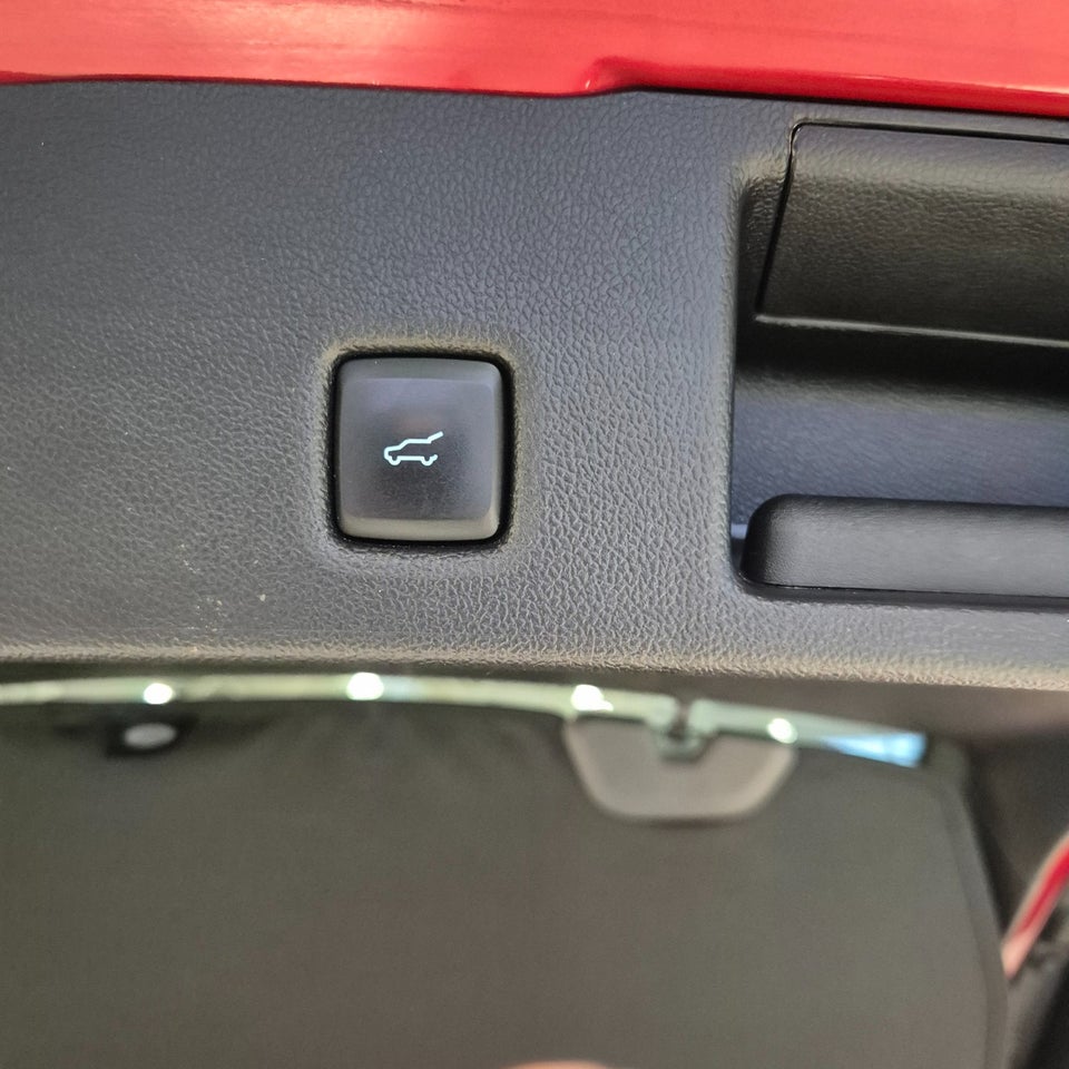 Ford Kuga 2,5 PHEV Vignale CVT 5d