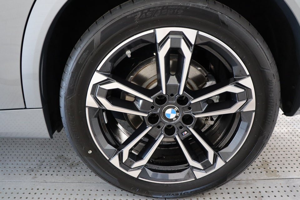 BMW iX2 eDrive20 M-Sport Premium 5d