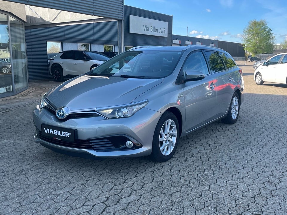 Toyota Auris 1,8 Hybrid H2 Comfort Touring Sports CVT 5d