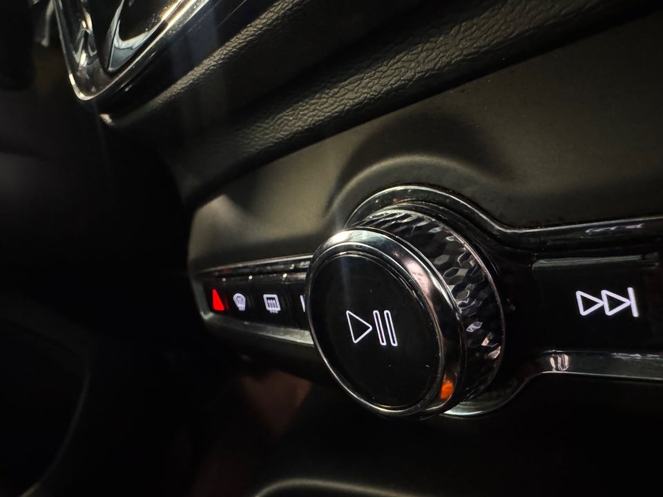 Volvo XC40 1,5 T5 ReCharge Inscription aut. 5d