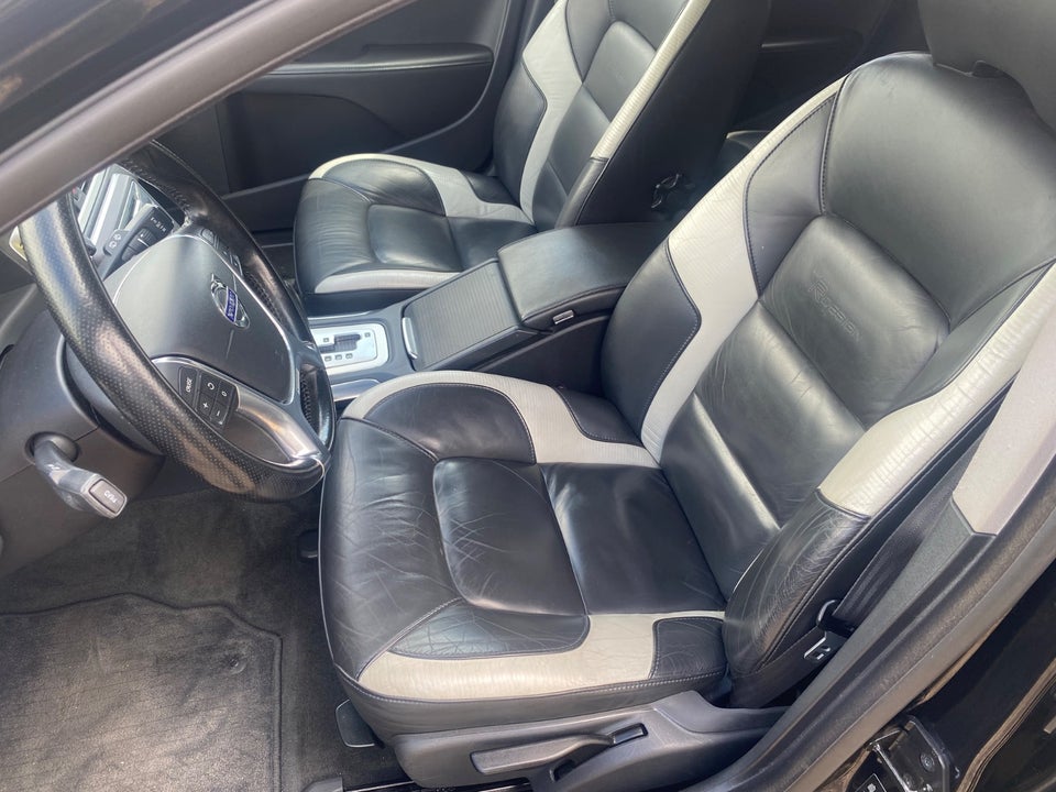 Volvo V70 2,5 T 230 Summum aut. 5d