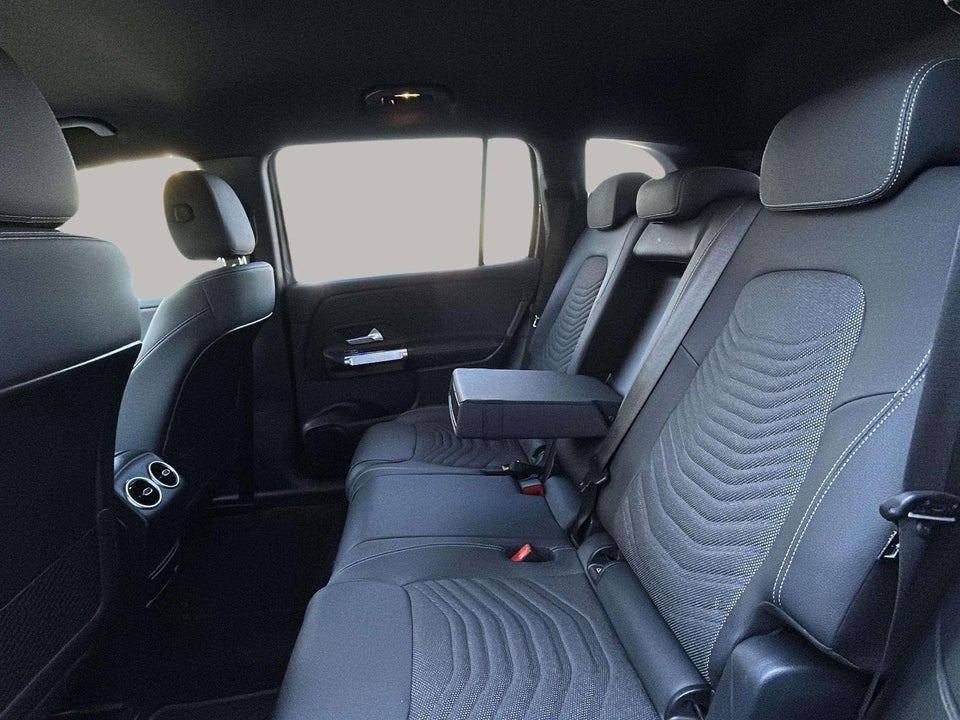 Mercedes EQB300 Progressive 4Matic 7prs 5d