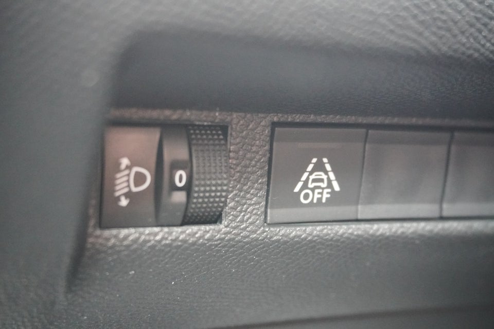 Peugeot 208 1,2 PureTech 100 Allure 5d