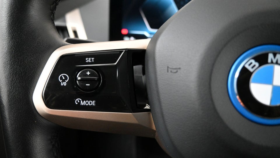 BMW iX xDrive40 Supercharged 5d