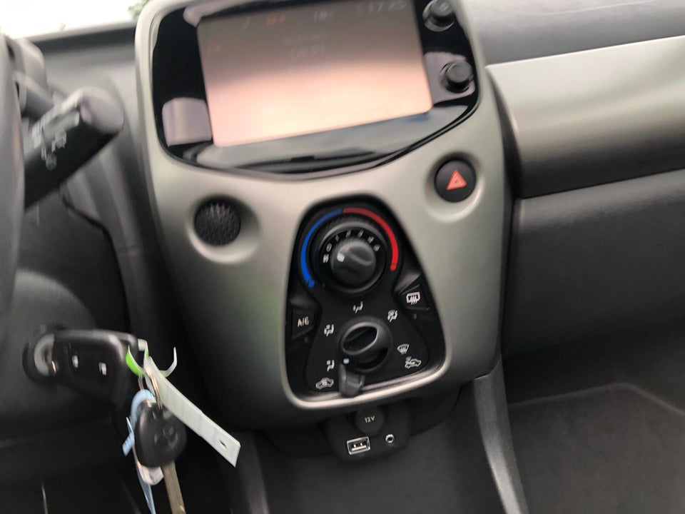 Toyota Aygo 1,0 VVT-i x-sky 5d
