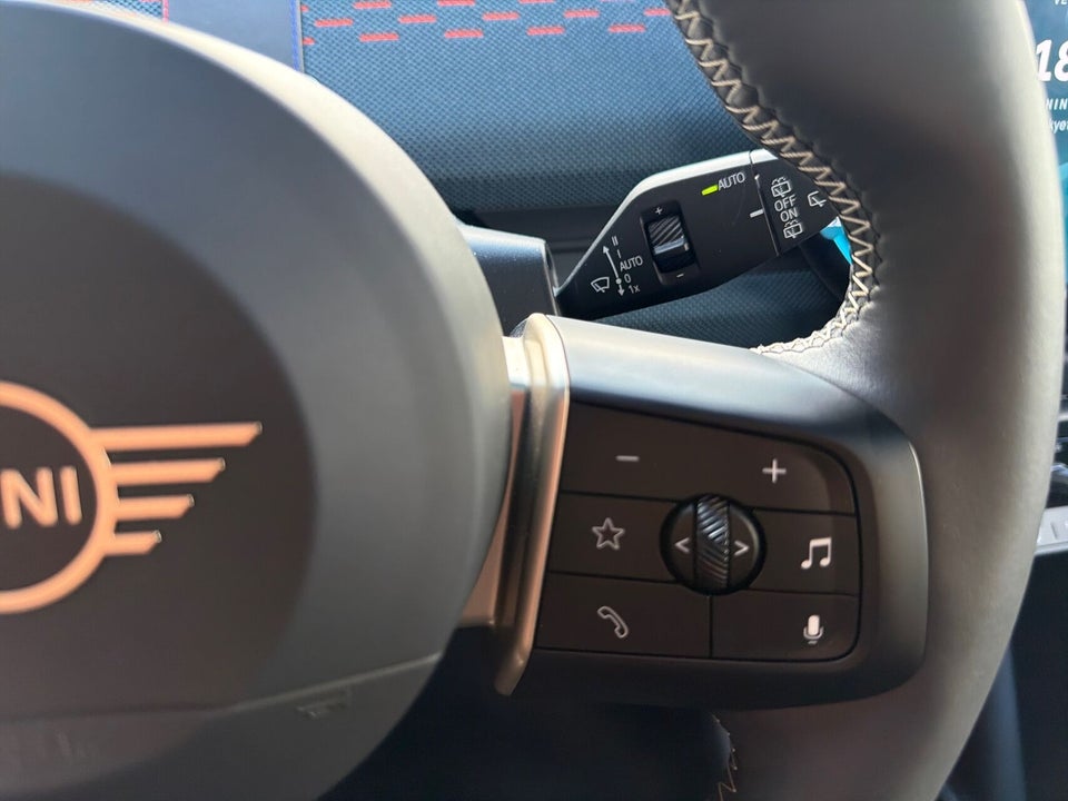 MINI Aceman SE Favoured Trim M 5d