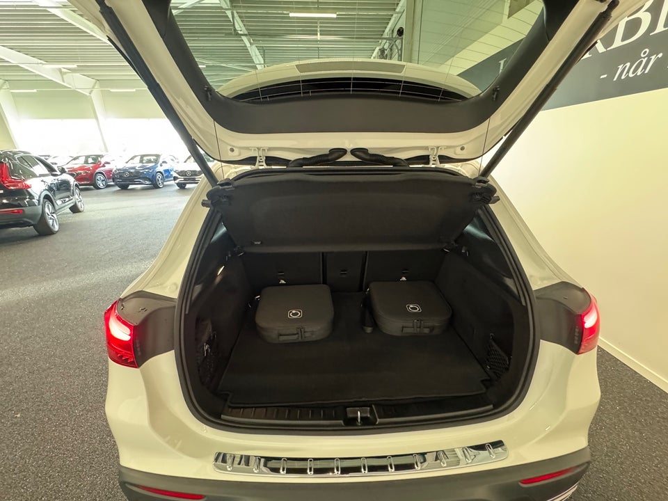 Mercedes EQA300 Progressive 4Matic 5d