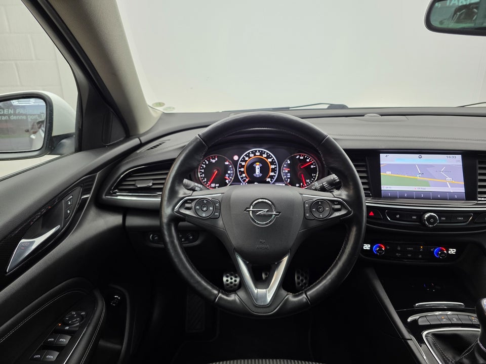 Opel Insignia 1,5 T 165 Dynamic Sports Tourer 5d
