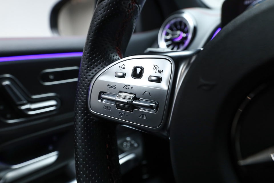 Mercedes EQB300 AMG Line 4Matic 5d