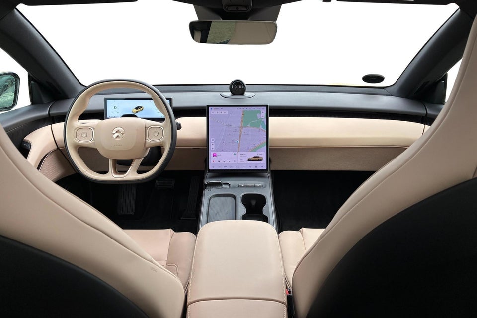 NIO ET5 75 Standard Range 4d