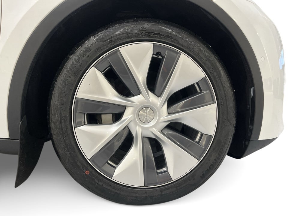 Tesla Model Y Long Range AWD 5d