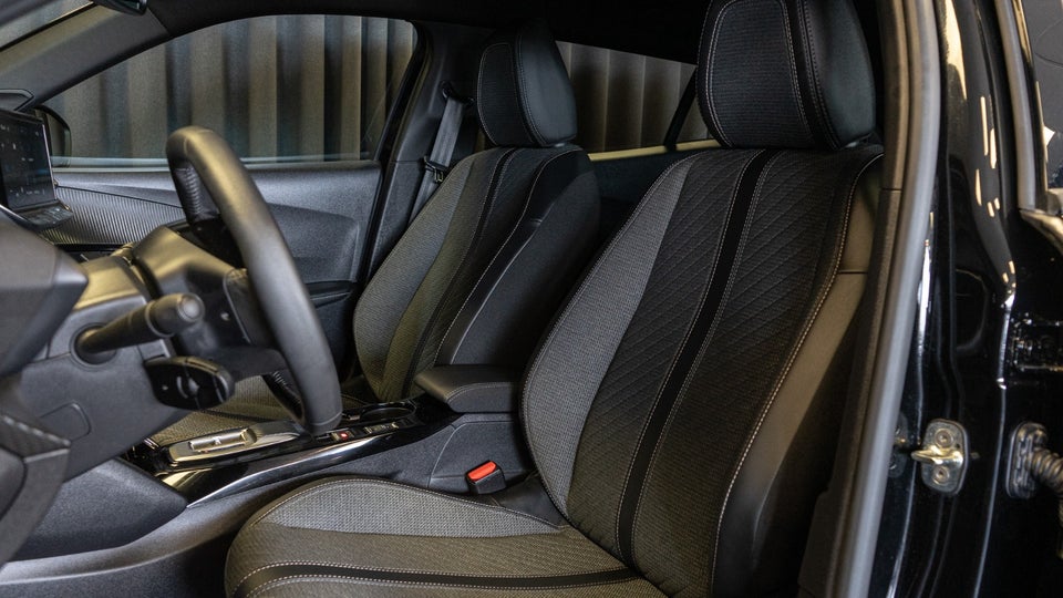 Peugeot e-2008 54 Allure 5d