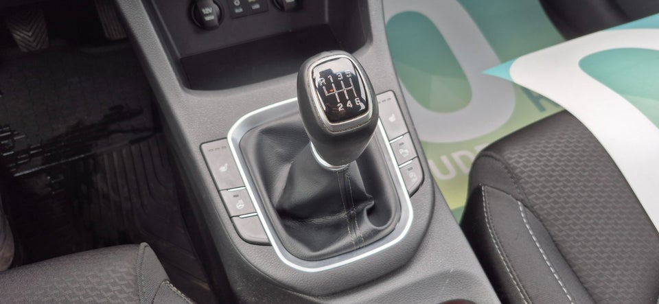 Hyundai i30 1,6 CRDi 115 Advanced 5d