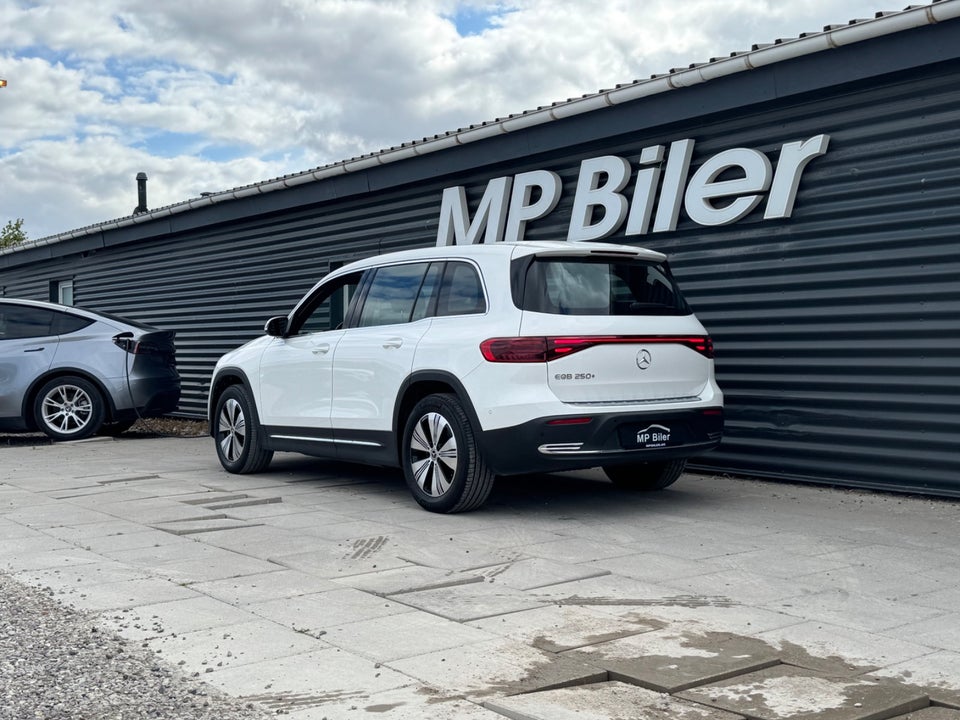 Mercedes EQB250+ Progressive 5d