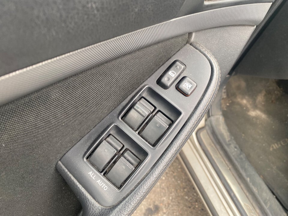 Toyota Avensis 2,0 Sol stc. 5d