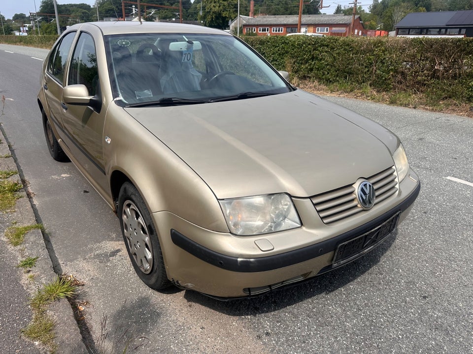 VW Bora 2,0 Comfortline aut. 4d
