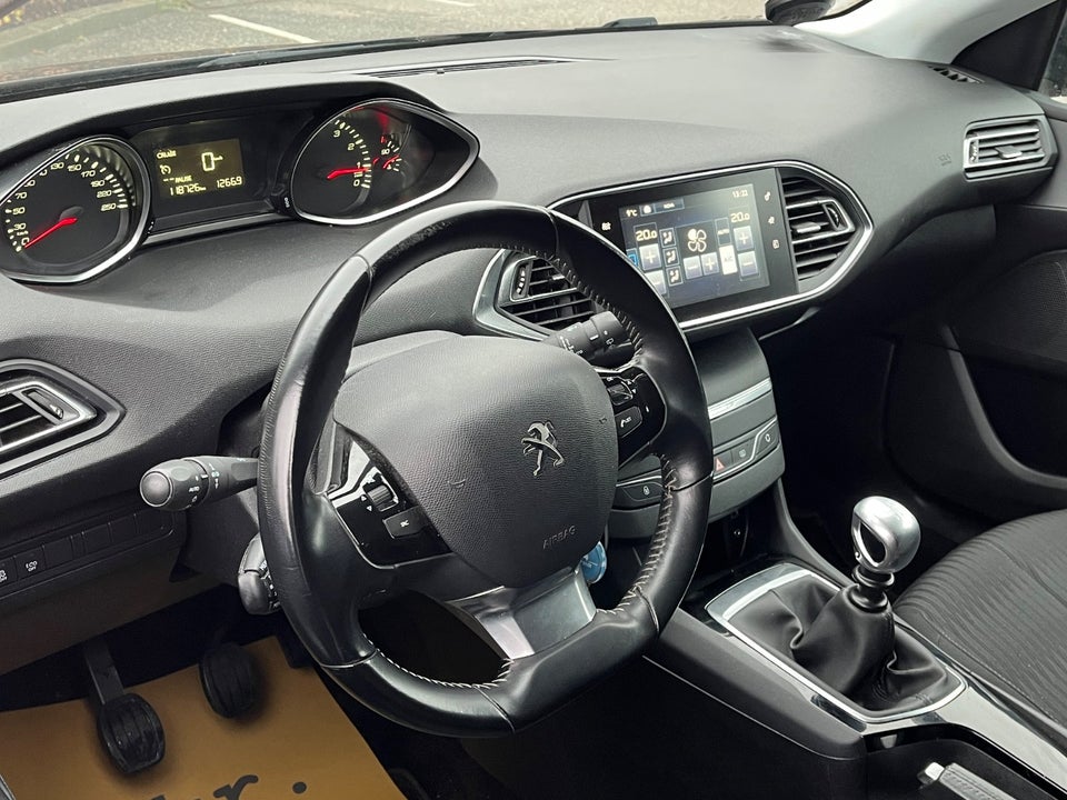 Peugeot 308 1,2 e-THP 130 Allure SW 5d