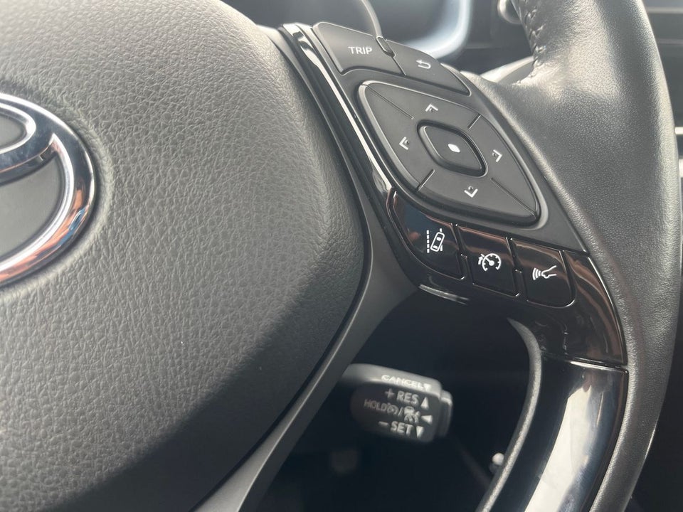 Toyota C-HR 1,8 Hybrid C-LUB Smart CVT 5d
