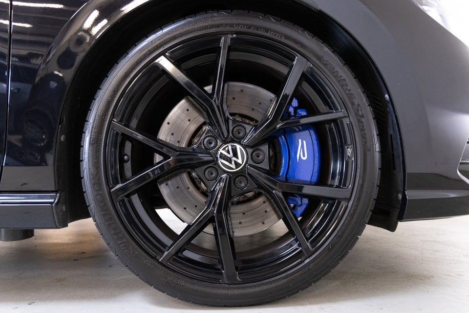 VW Golf VIII 2,0 R DSG 4Motion 5d