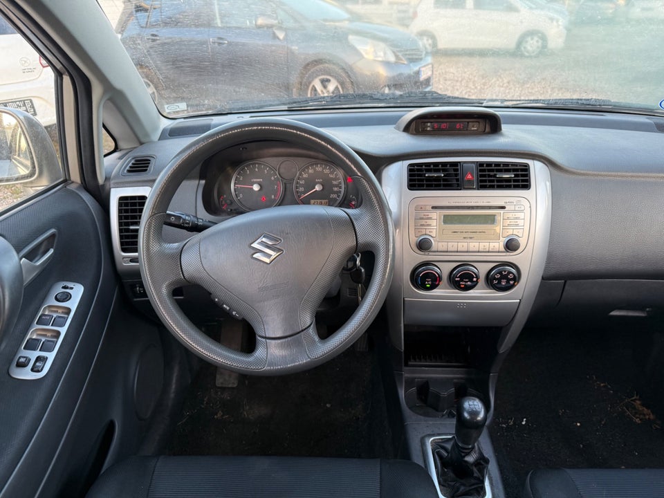 Suzuki Liana 1,6 Breeze 5d