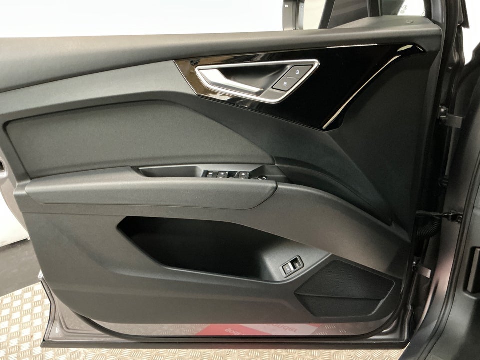 Audi Q4 e-tron 40 Attitude 5d