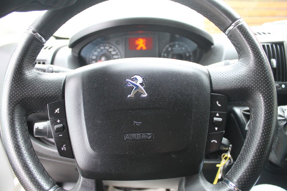 Peugeot Boxer 333 2,2 BlueHDi 140 L3H2 Premium