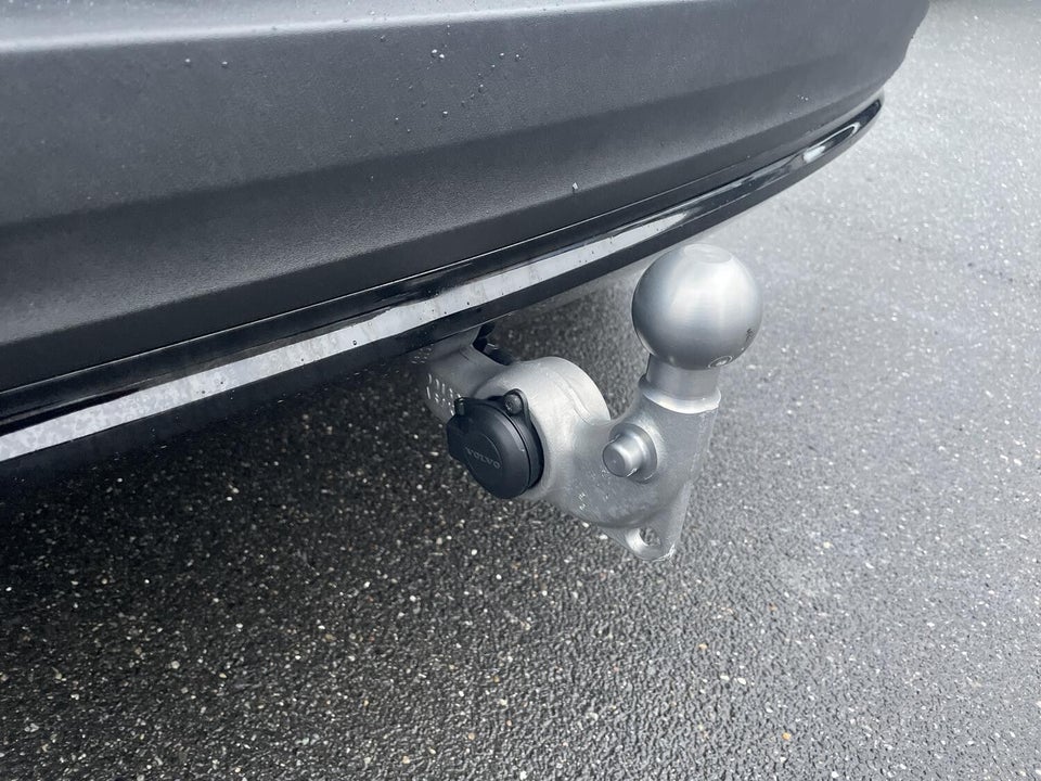 Volvo EX40 Extended Range Black Edition 5d