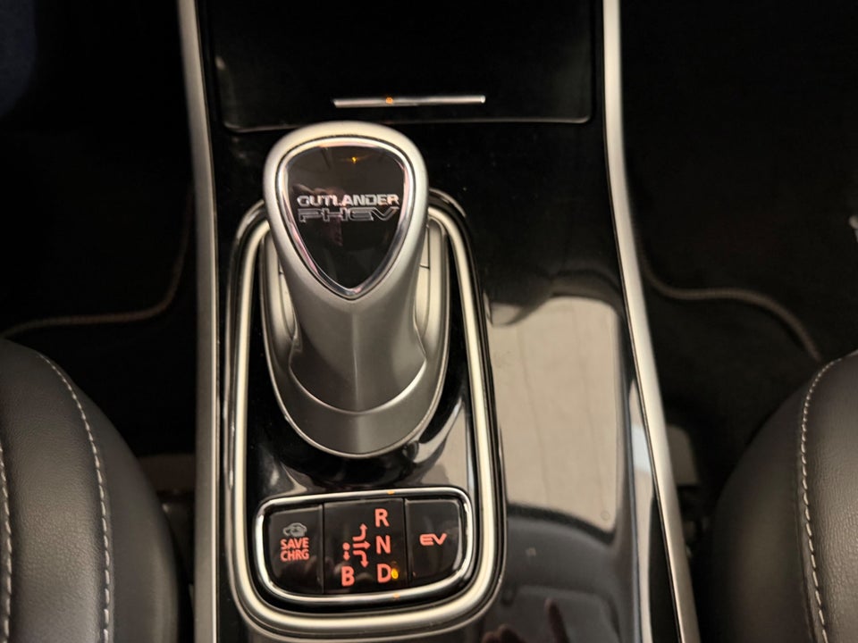 Mitsubishi Outlander 2,4 PHEV Instyle CVT 4WD 5d