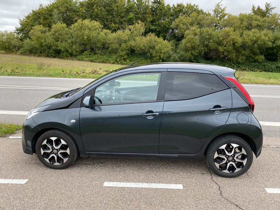 Toyota Aygo 1,0 VVT-i x-press 5d