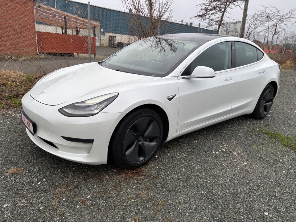 Tesla Model 3 Long Range AWD 4d