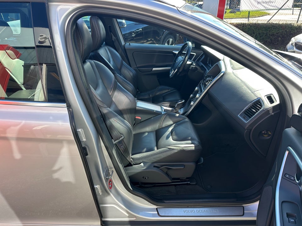 Volvo XC60 2,0 D4 181 Ocean Race aut. 5d