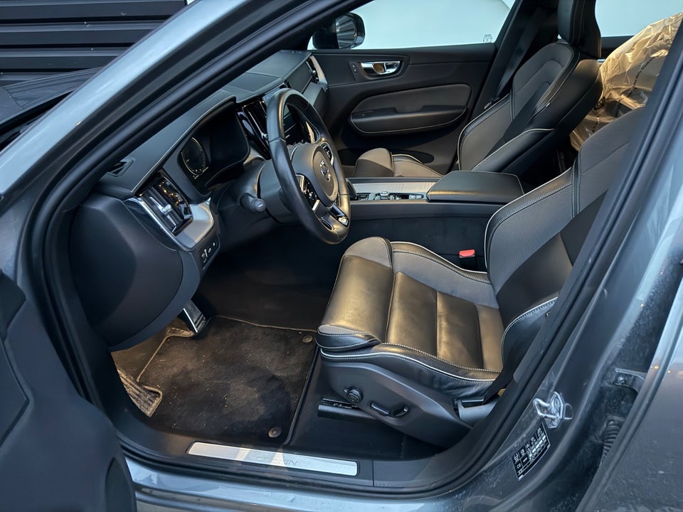 Volvo XC60 2,0 T8 390 R-Design aut. AWD 5d