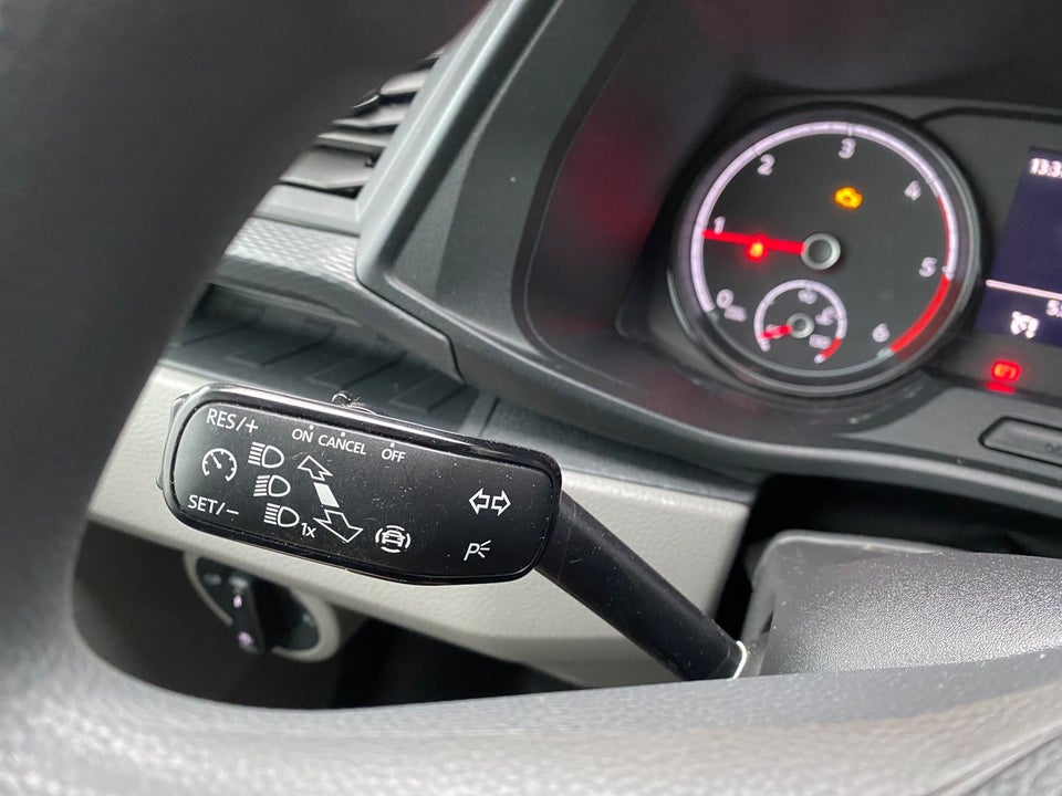 VW Transporter 2,0 TDi 110 Kassevogn lang