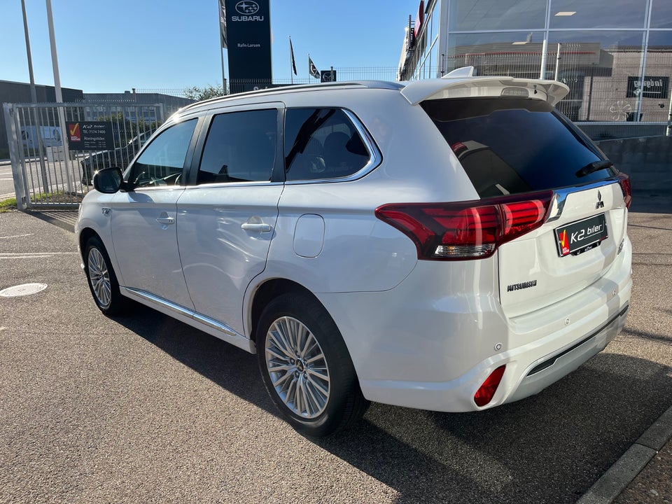Mitsubishi Outlander 2,4 PHEV Intense CVT 4WD 5d