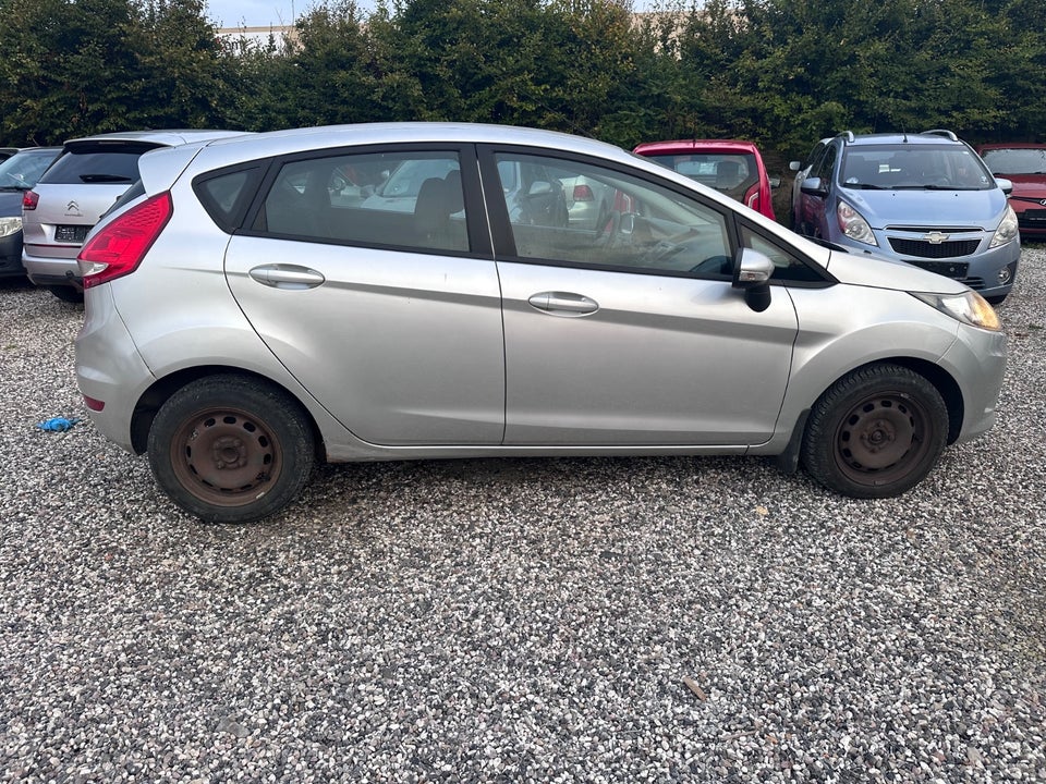 Ford Fiesta 1,25 82 Titanium 5d